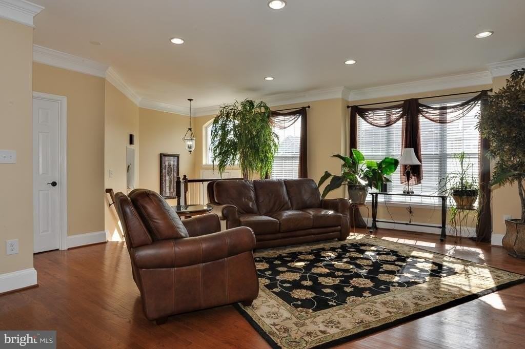 5306 Sandyford St - Photo 2 of 40