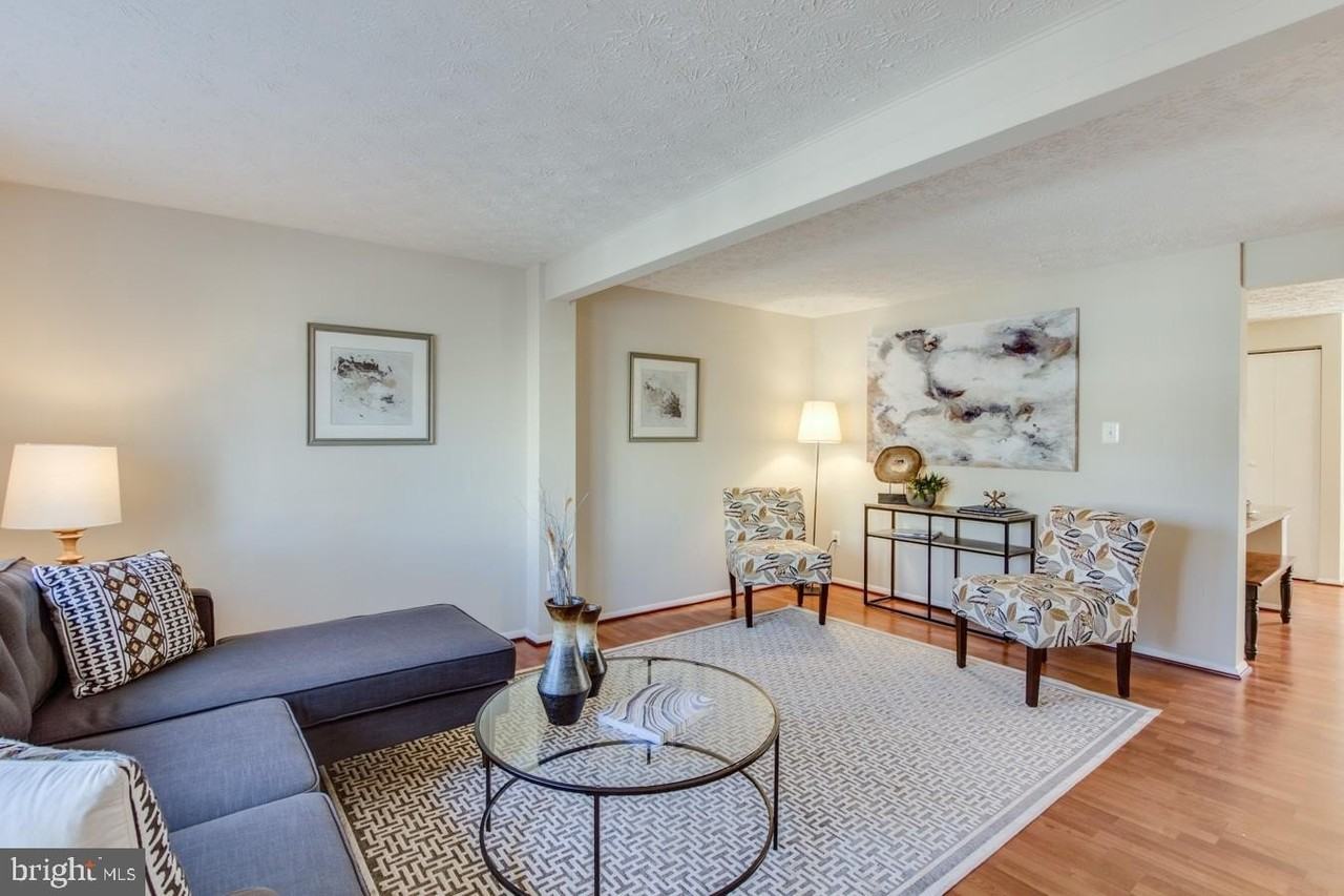 8035 Tyson Oaks Cir - Photo 4 of 17