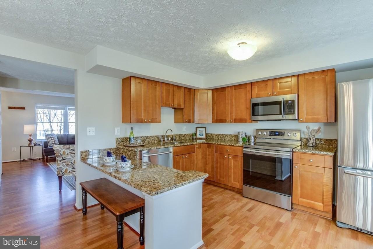 8035 Tyson Oaks Cir - Photo 6 of 17