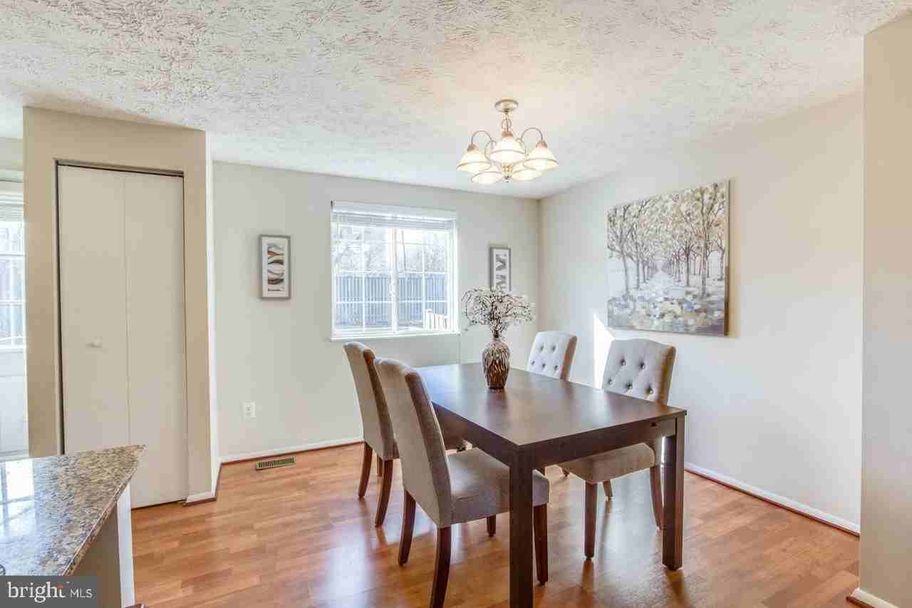 8035 Tyson Oaks Cir - Photo 7 of 17