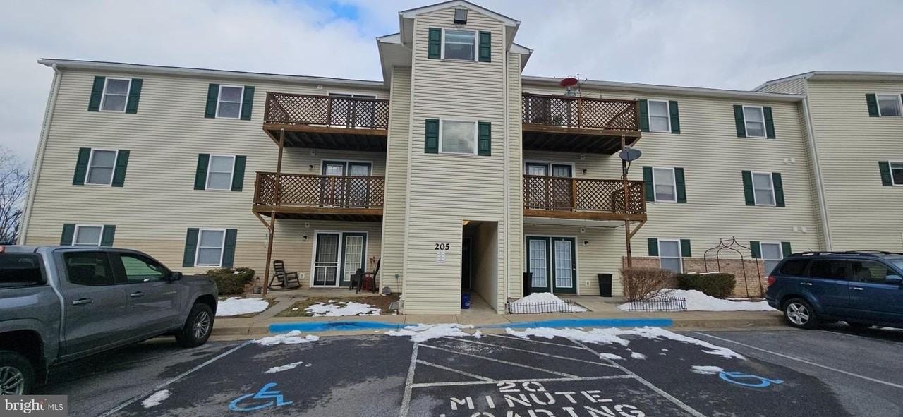 205 Hailey Ln Apt I1