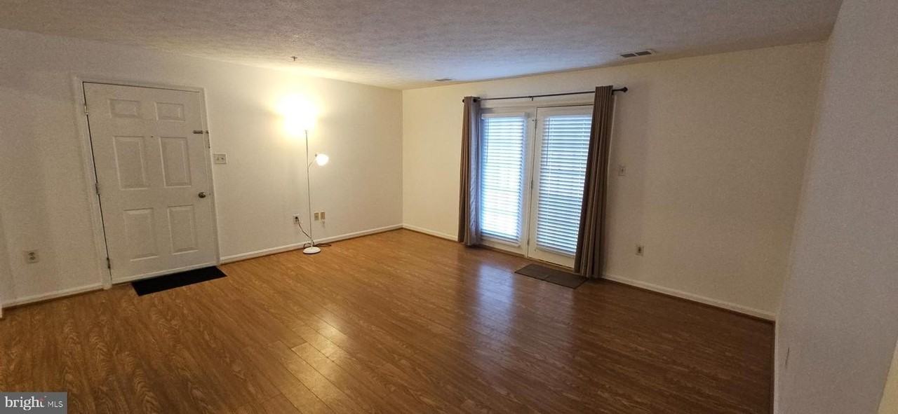 205 Hailey Ln Apt I1 - Photo 3 of 19