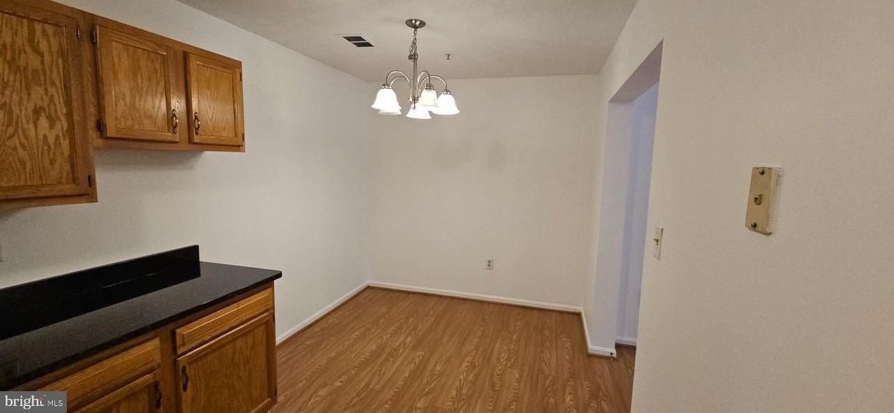 205 Hailey Ln Apt I1 - Photo 5 of 19