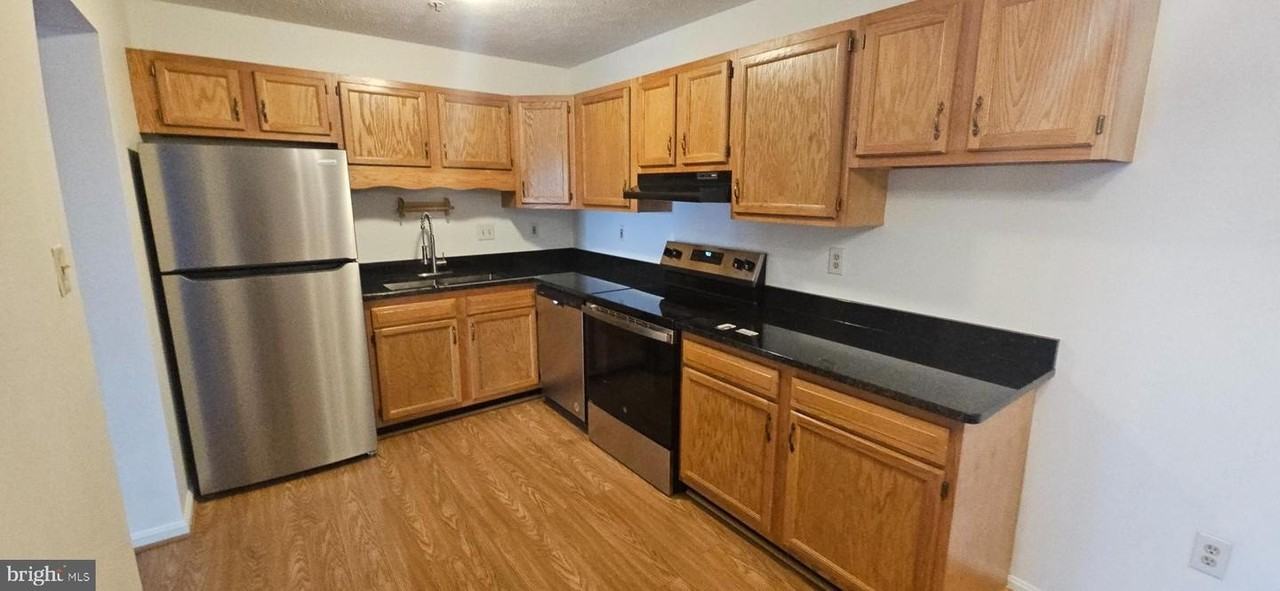 205 Hailey Ln Apt I1 - Photo 6 of 19