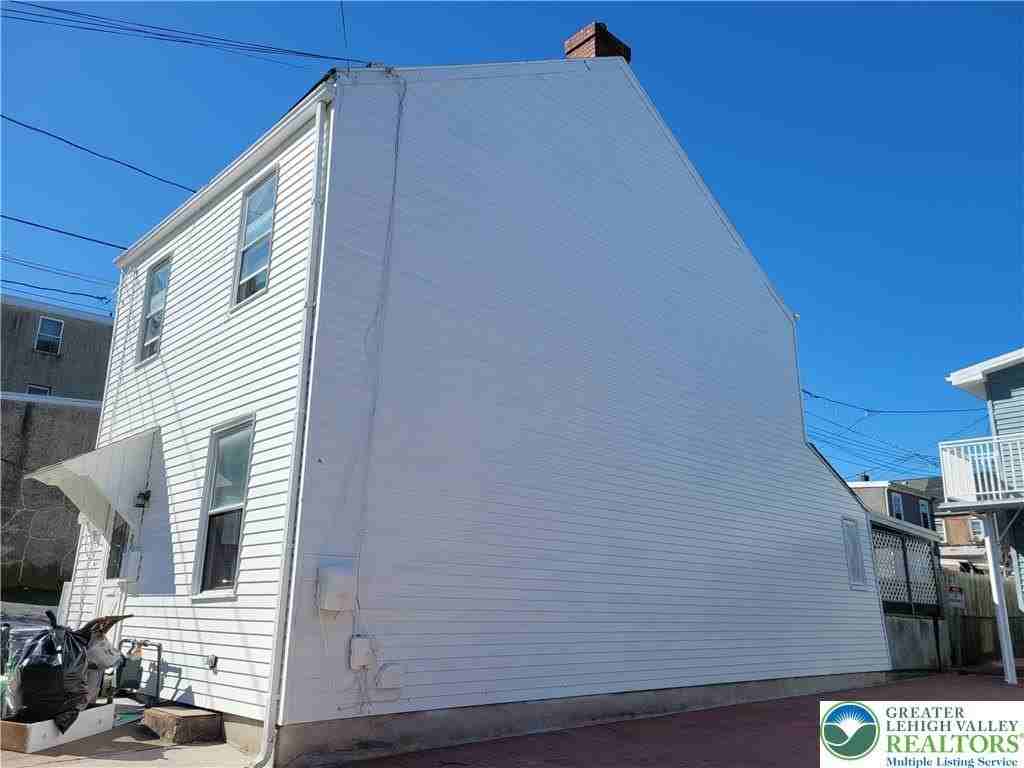 27 W Allen St - Photo 3 of 15