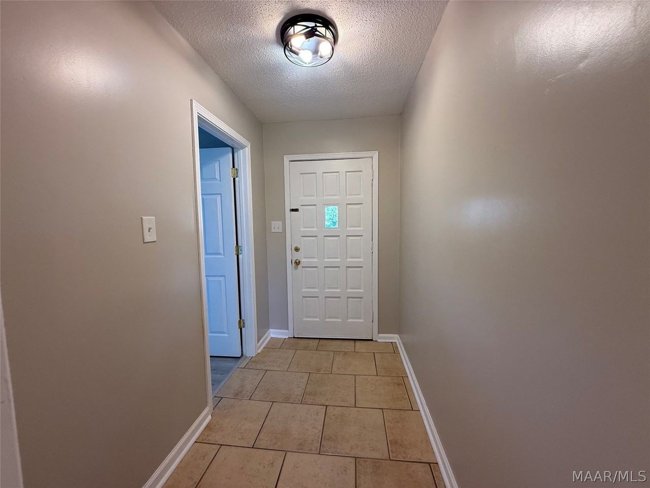 113 Lori St - Photo 2 of 34