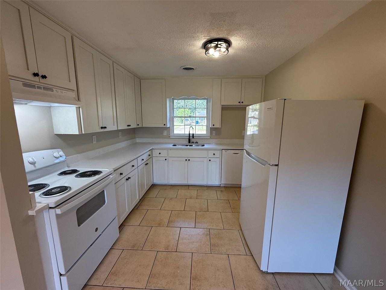 113 Lori St - Photo 7 of 34