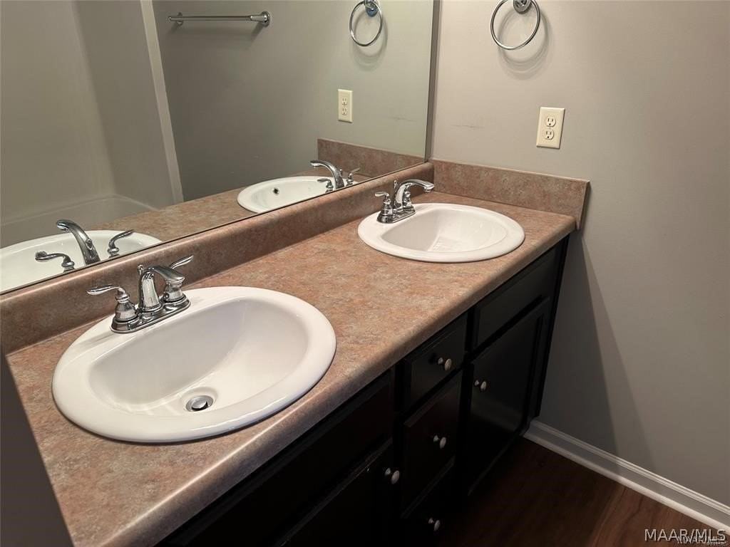 6320 Burbank Crossing Loop - Photo 4 of 6