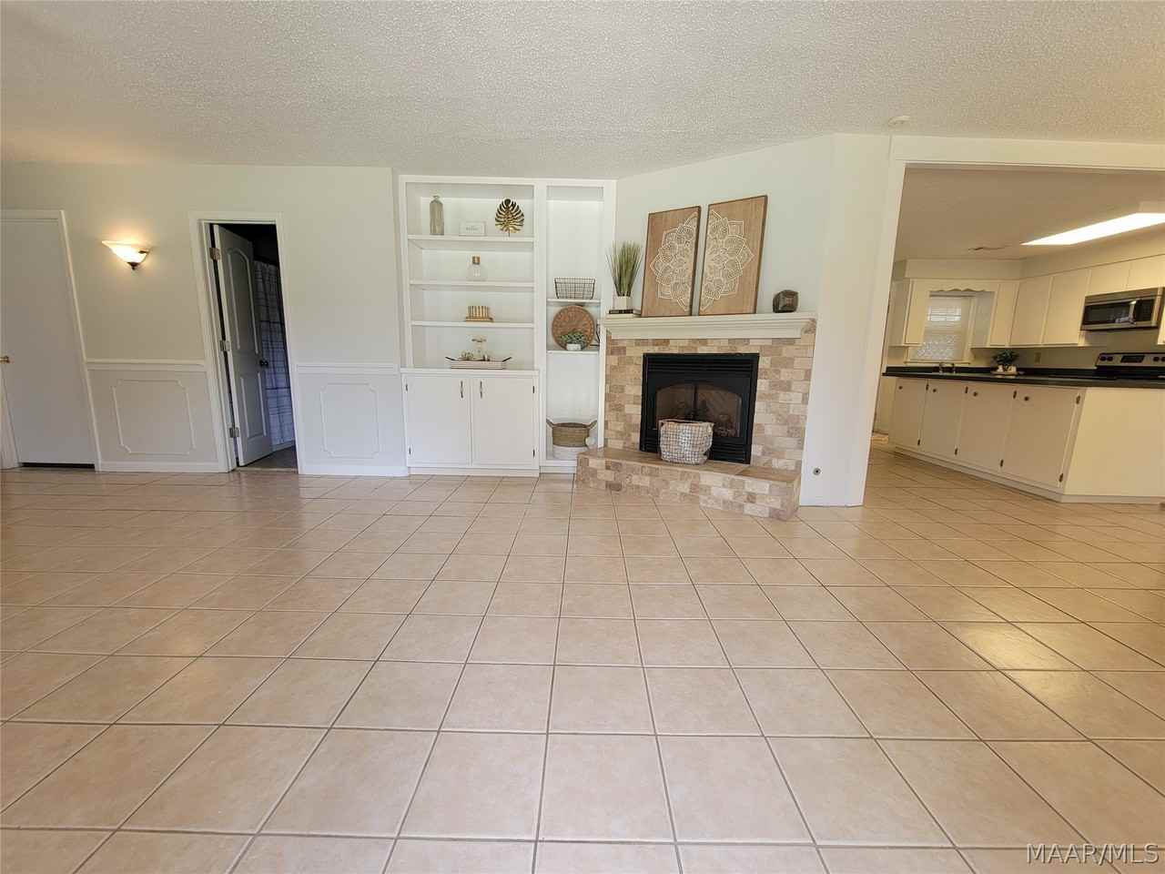 8107 Pinto Ln - Photo 3 of 34