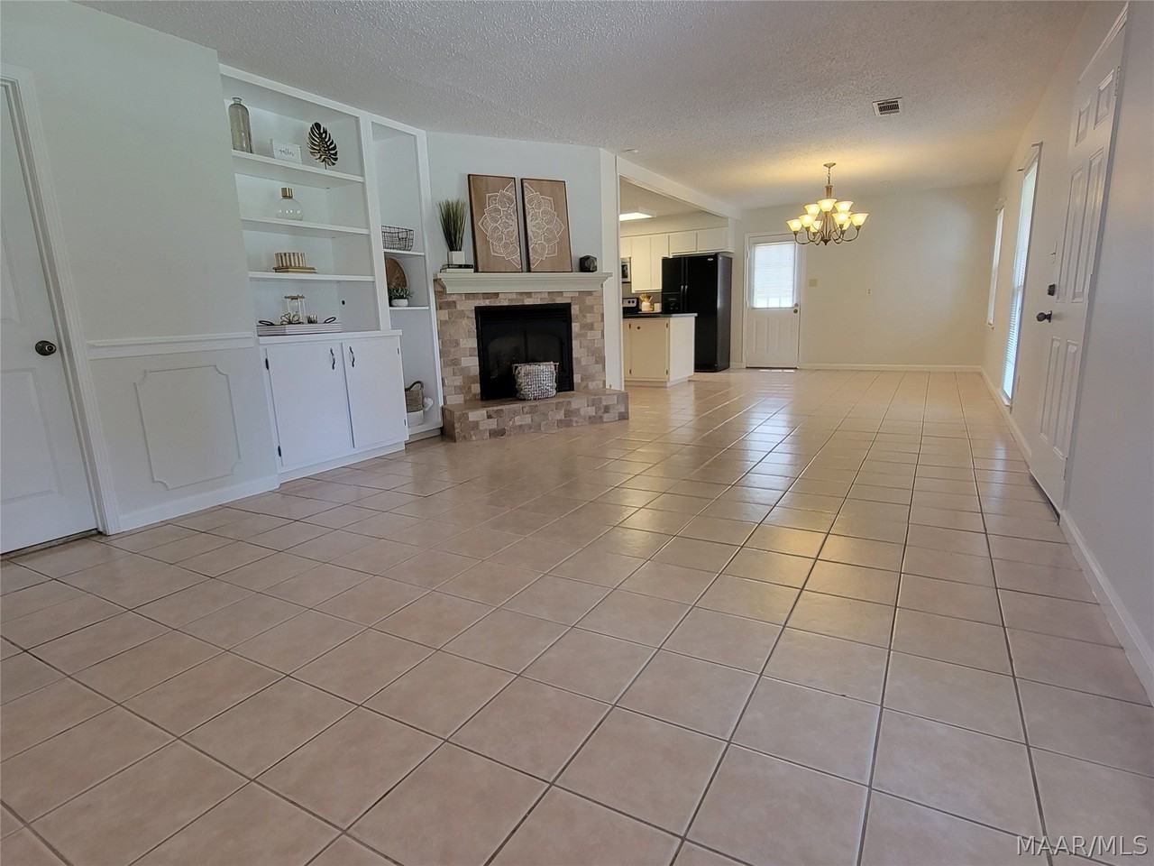 8107 Pinto Ln - Photo 4 of 34