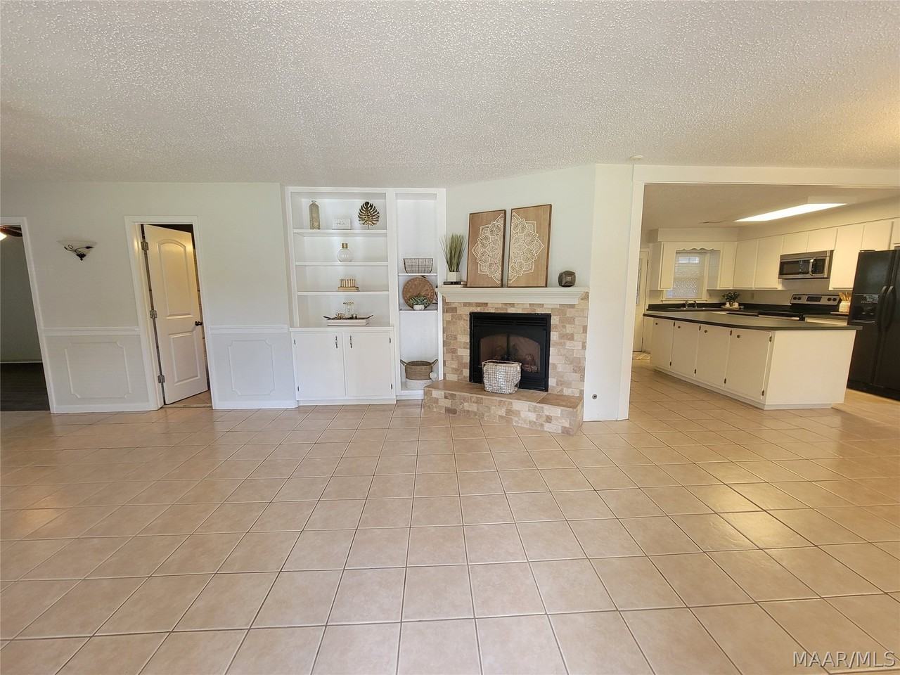 8107 Pinto Ln - Photo 6 of 34