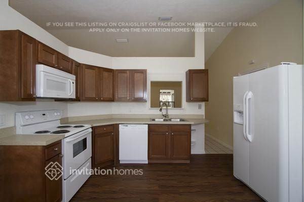 3111 Hallow Dr - Photo 3 of 11