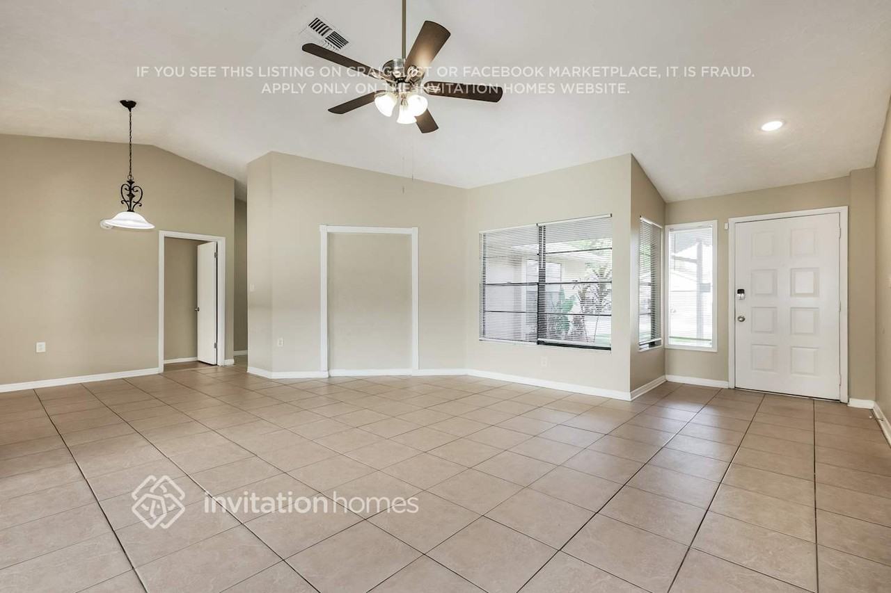 1726 Lake Crest Ave - Photo 5 of 17