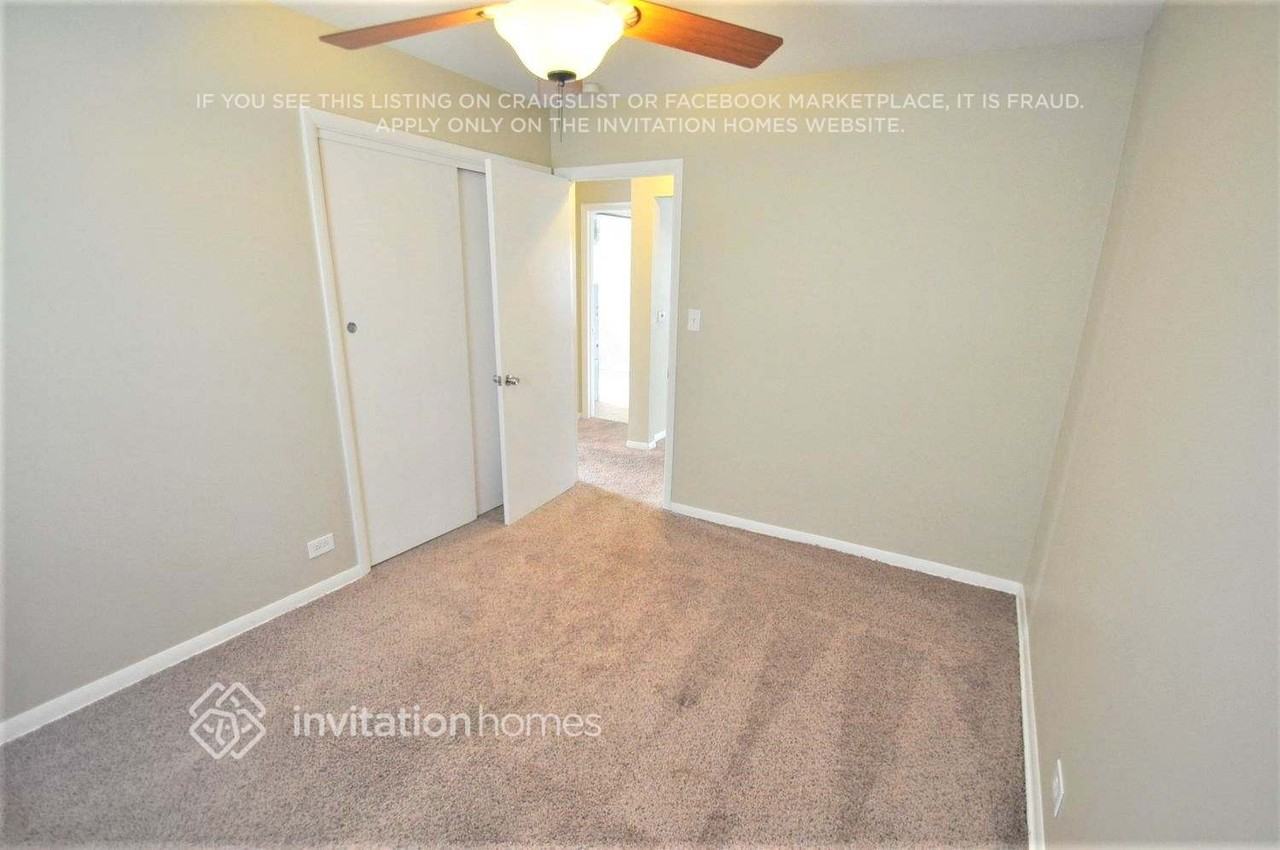 9705 S 54th Ave - Photo 6 of 10