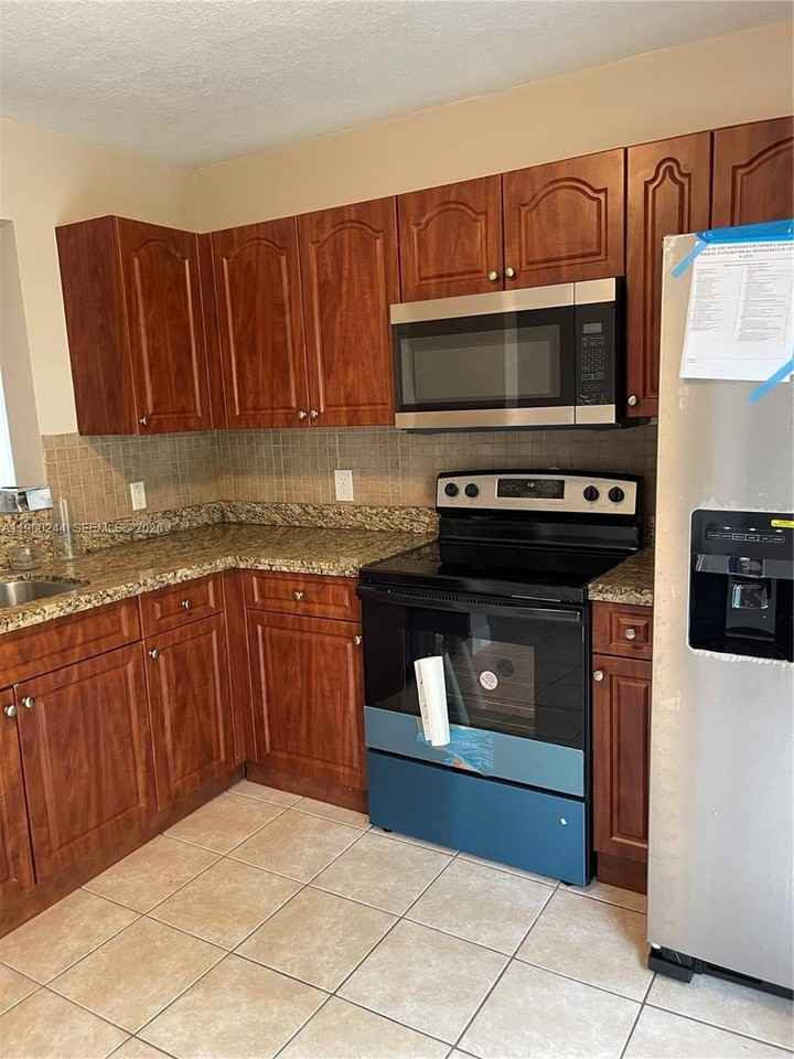 4785 Sw 62nd Ave #101 - Photo 6 of 13