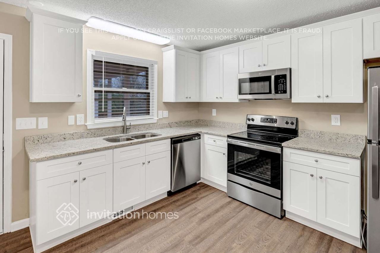 2101 Stallings Rd - Photo 6 of 17