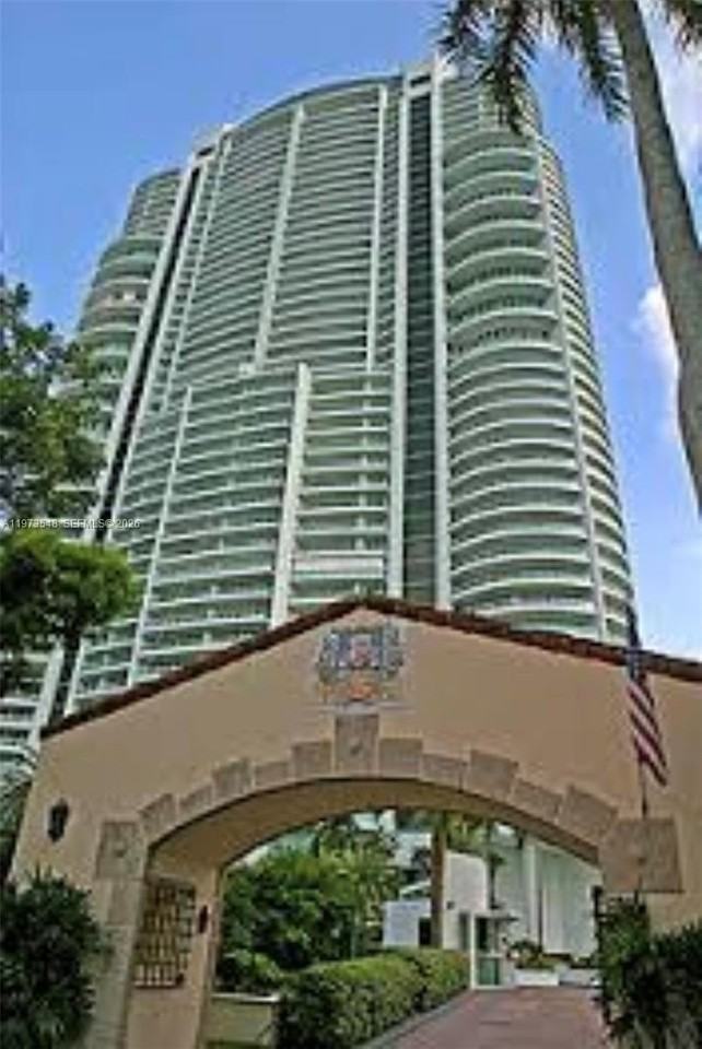 1643 Brickell Ave #903