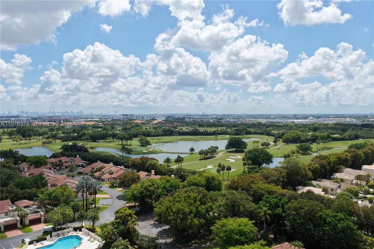 4934 Nw 94th Doral Pl - Photo 4 of 50