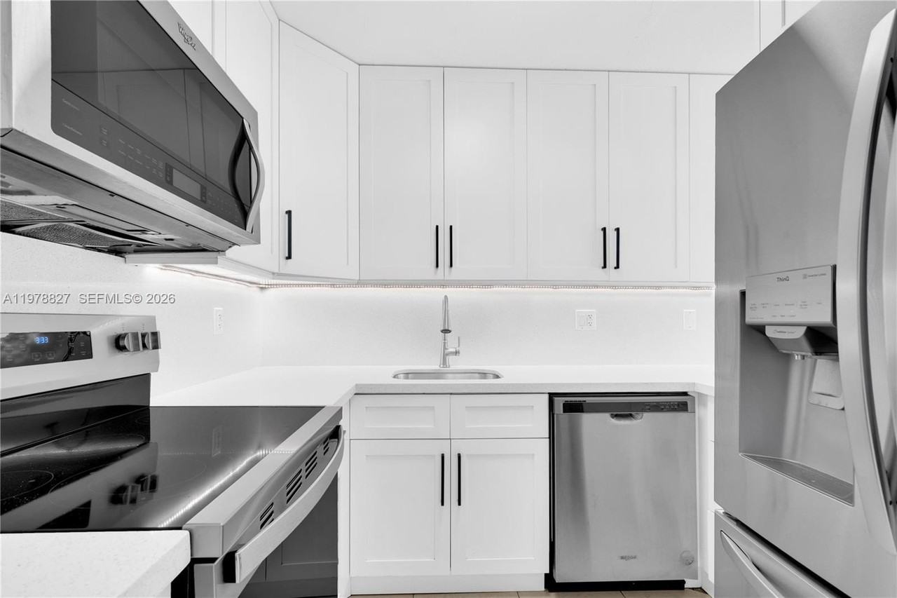 1101 Sw 122nd Ave #310 - Photo 2 of 31