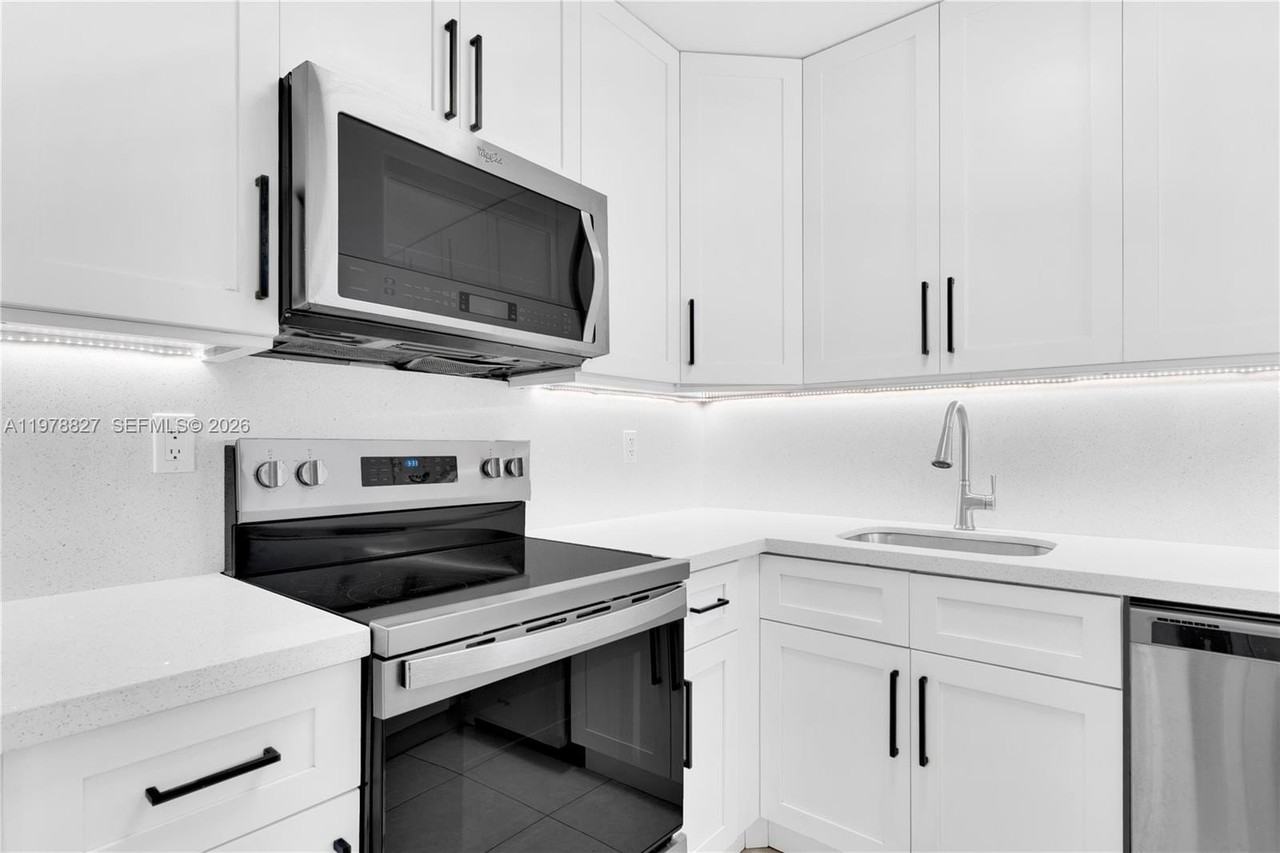 1101 Sw 122nd Ave #310 - Photo 3 of 31