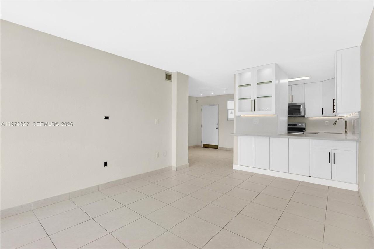 1101 Sw 122nd Ave #310 - Photo 5 of 31