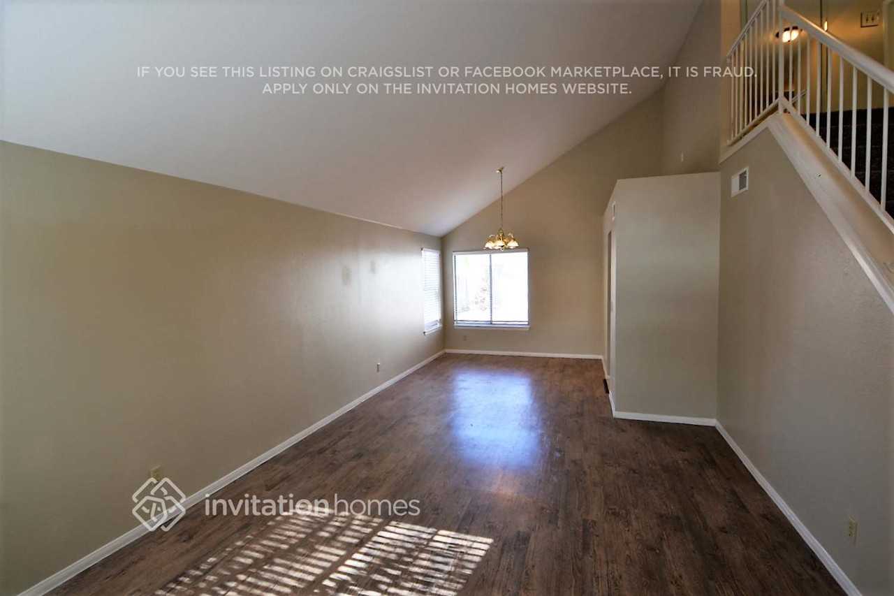 7312 Queen Palm Dr - Photo 4 of 10