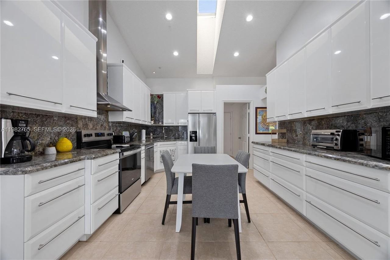 8962 Se Riverfront Ter - Photo 3 of 20