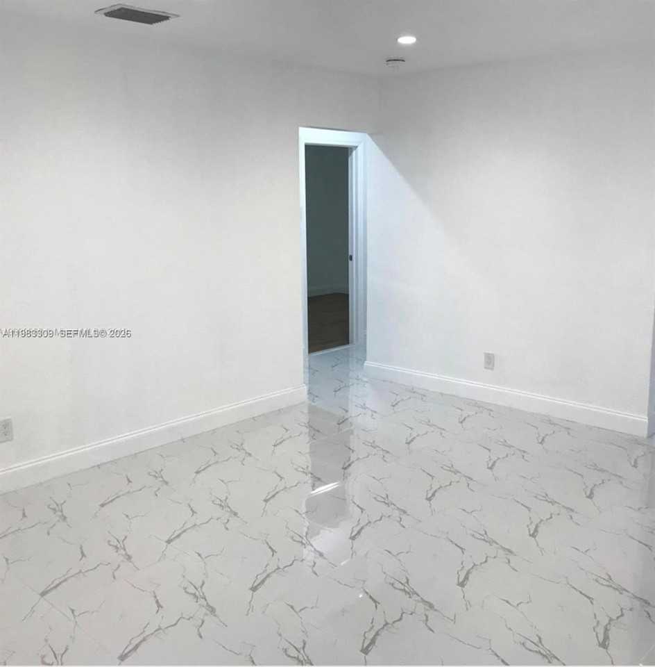 6710 Sw 18th Ct #6710 - Photo 2 of 14