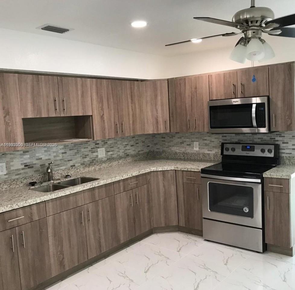 6710 Sw 18th Ct #6710 - Photo 5 of 14