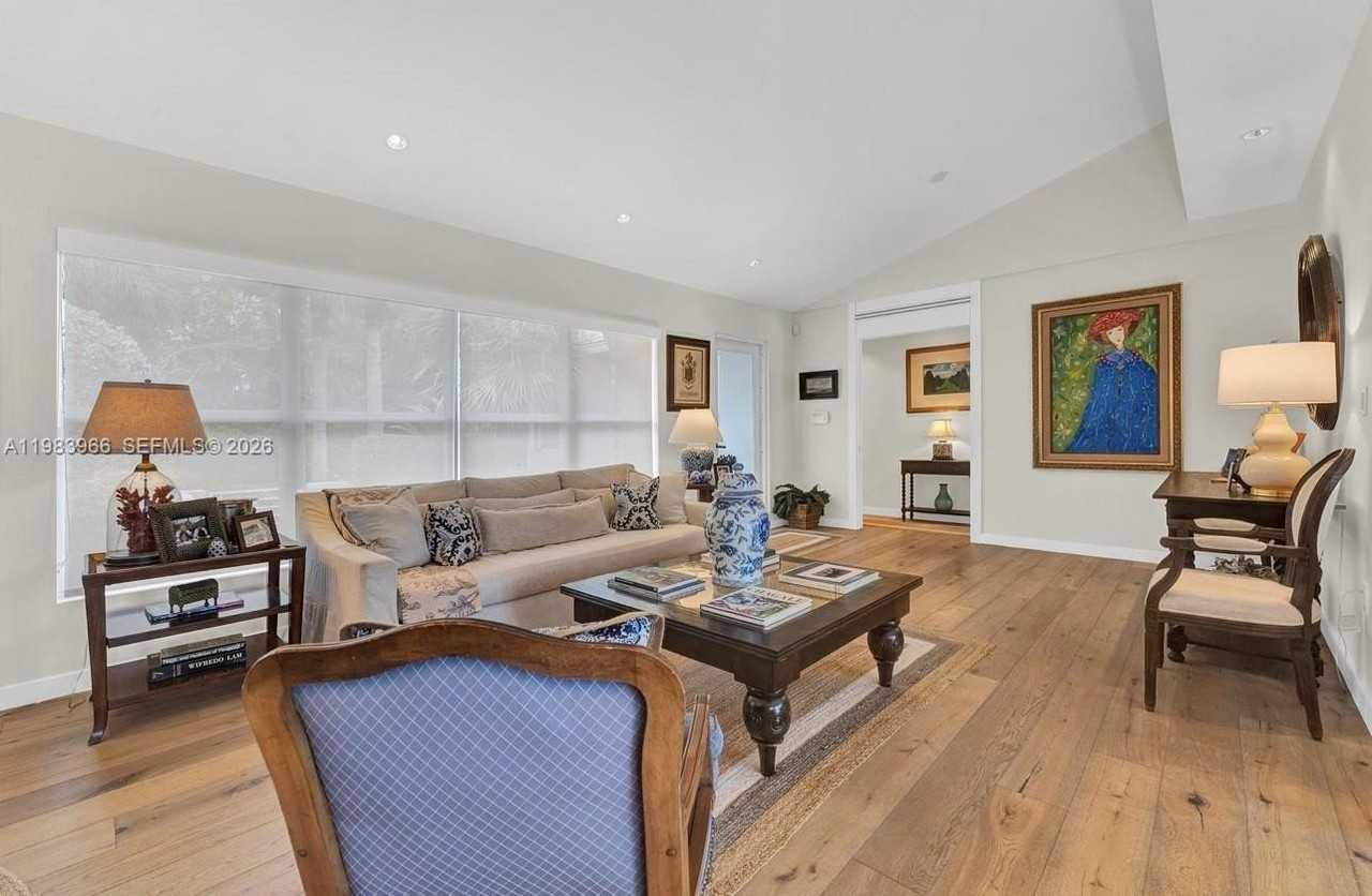 1150 Ne 91st St - Photo 7 of 45