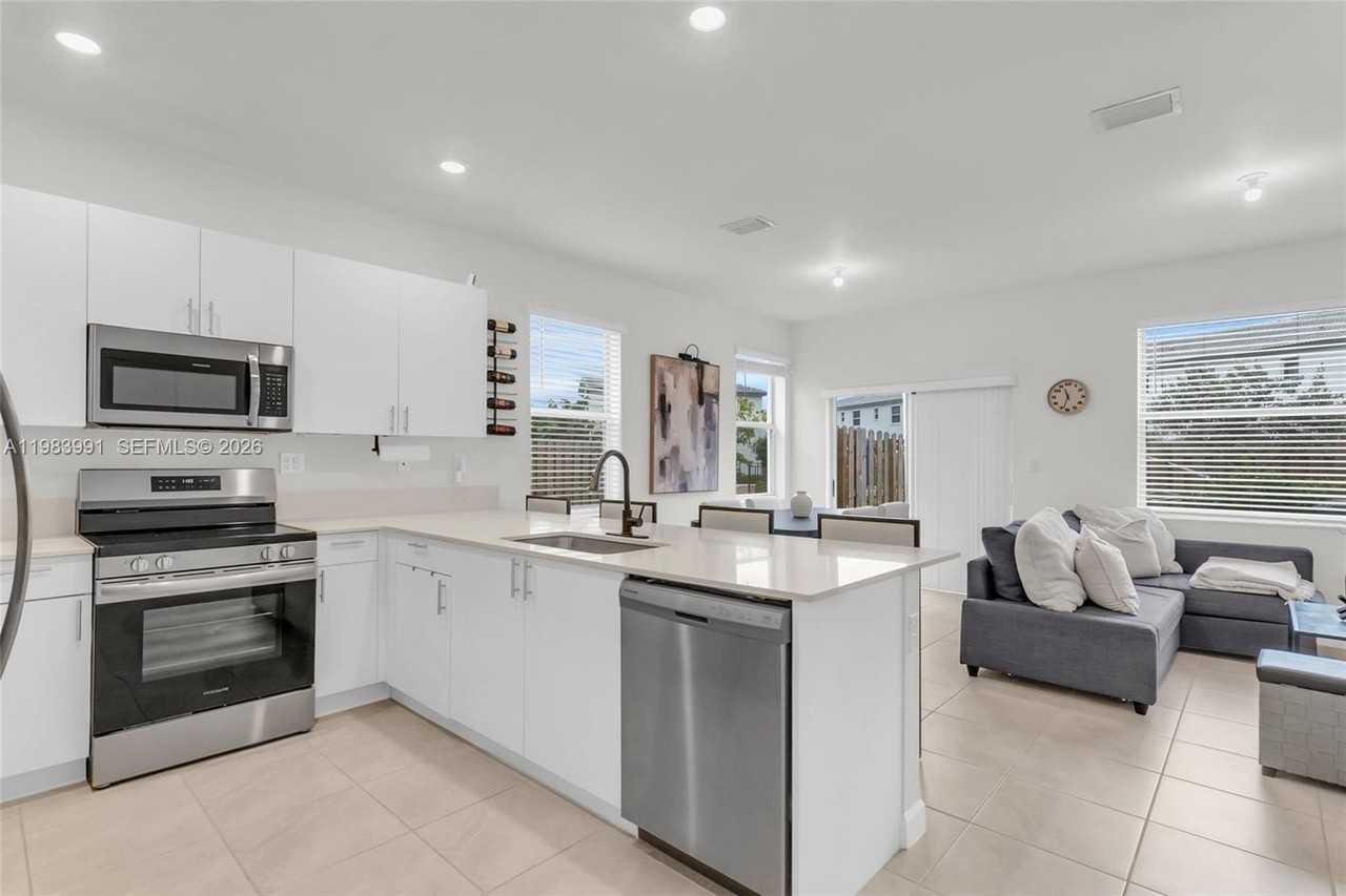 16264 Sw 292nd St #16264 - Photo 4 of 26