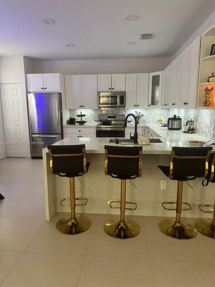 7414 Nw 107th Ct #7414 - Photo 4 of 29