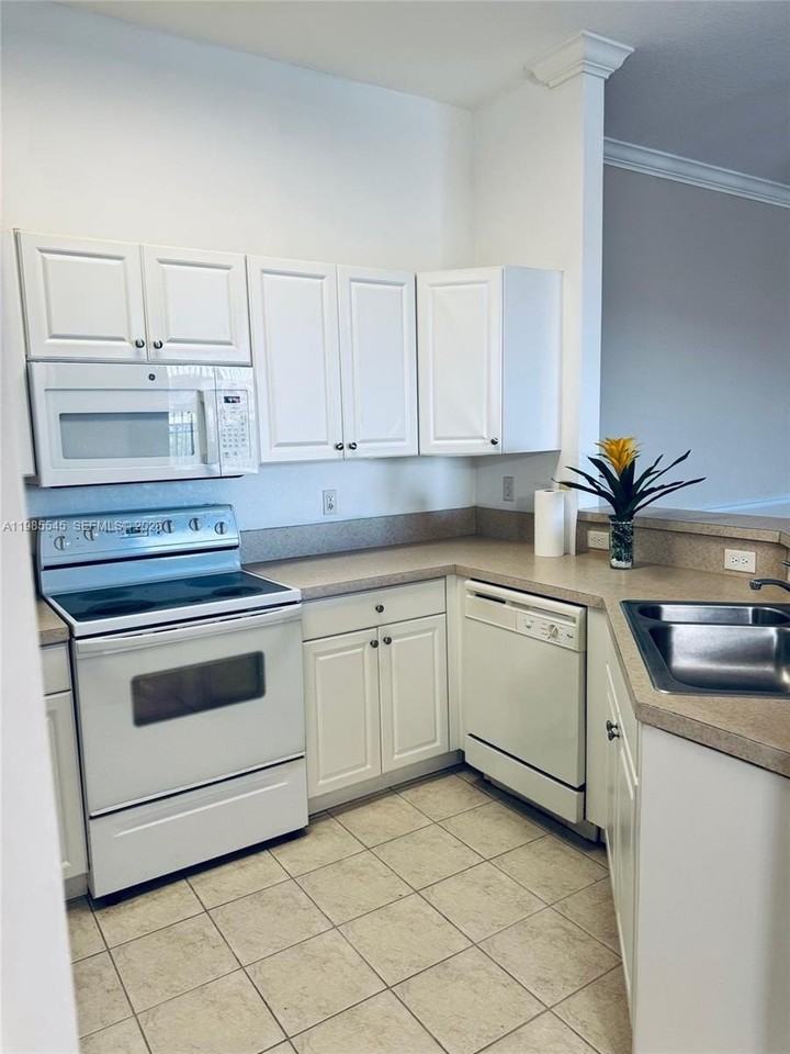 4702 Sw 160th Ave #337 - Photo 4 of 20