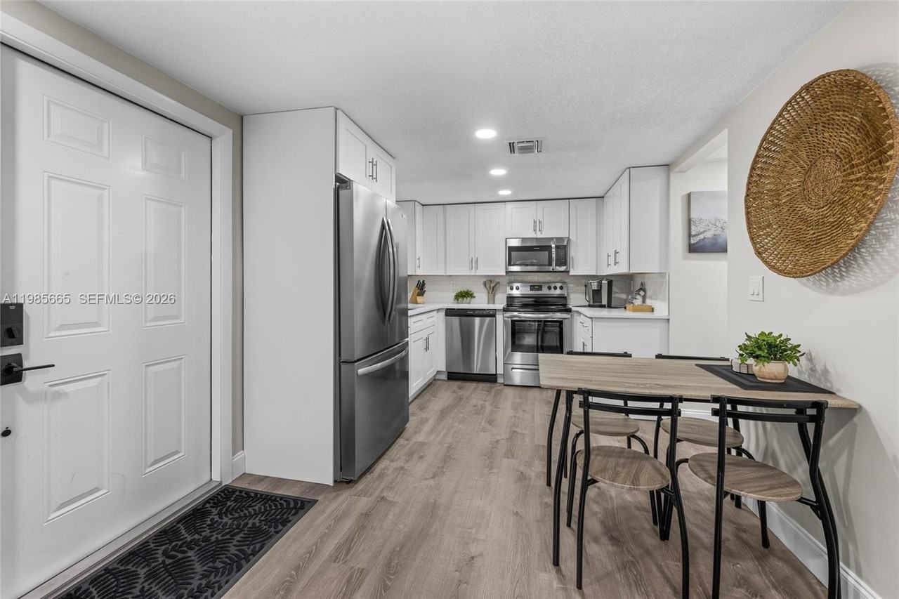 6674 4th St #ST - Photo 2 of 15