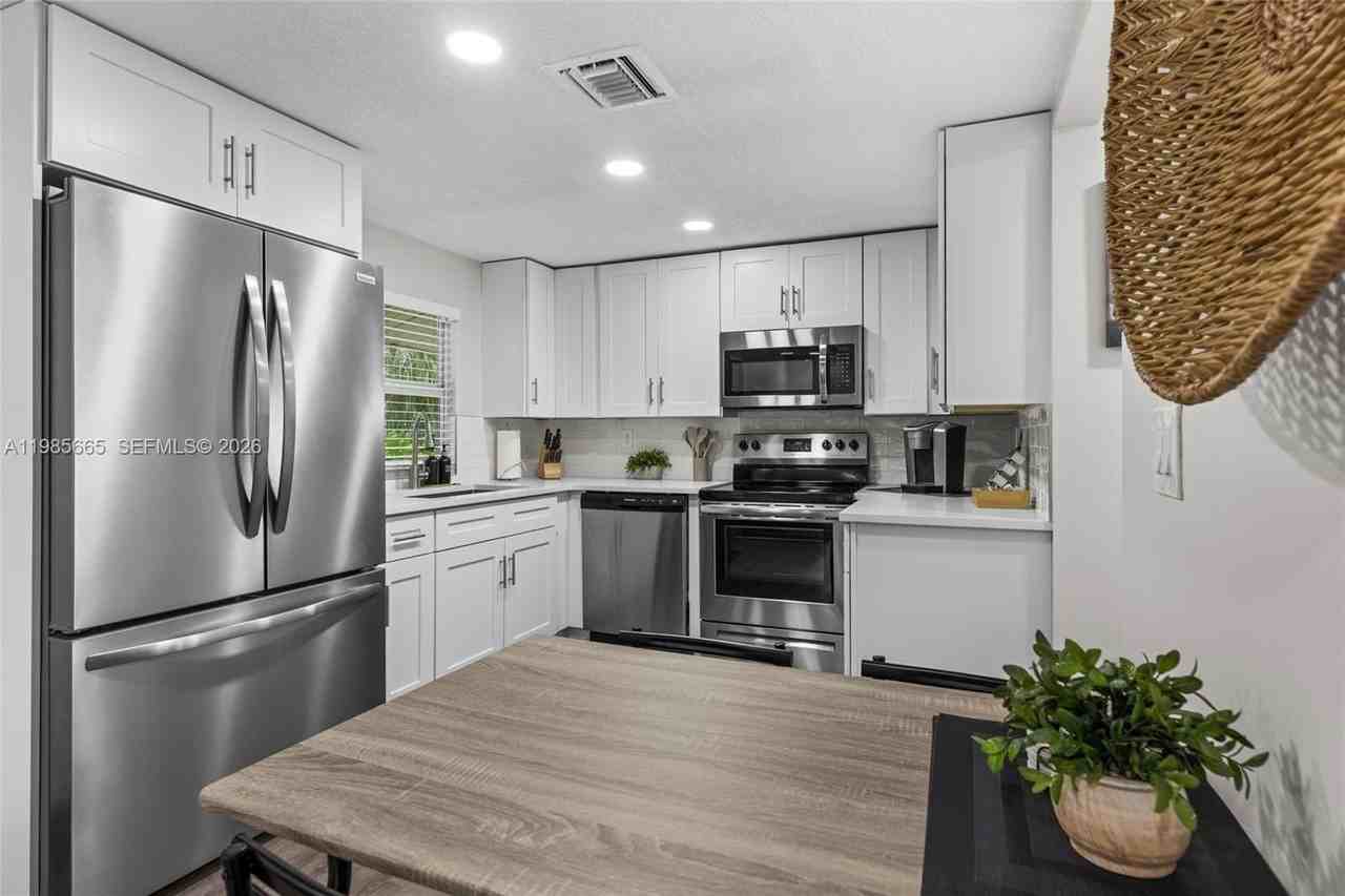 6674 4th St #ST - Photo 3 of 15