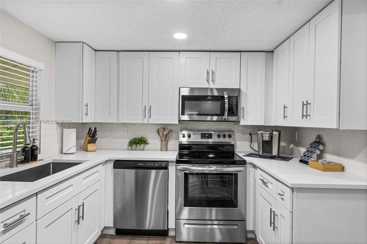 6674 4th St #ST - Photo 4 of 15