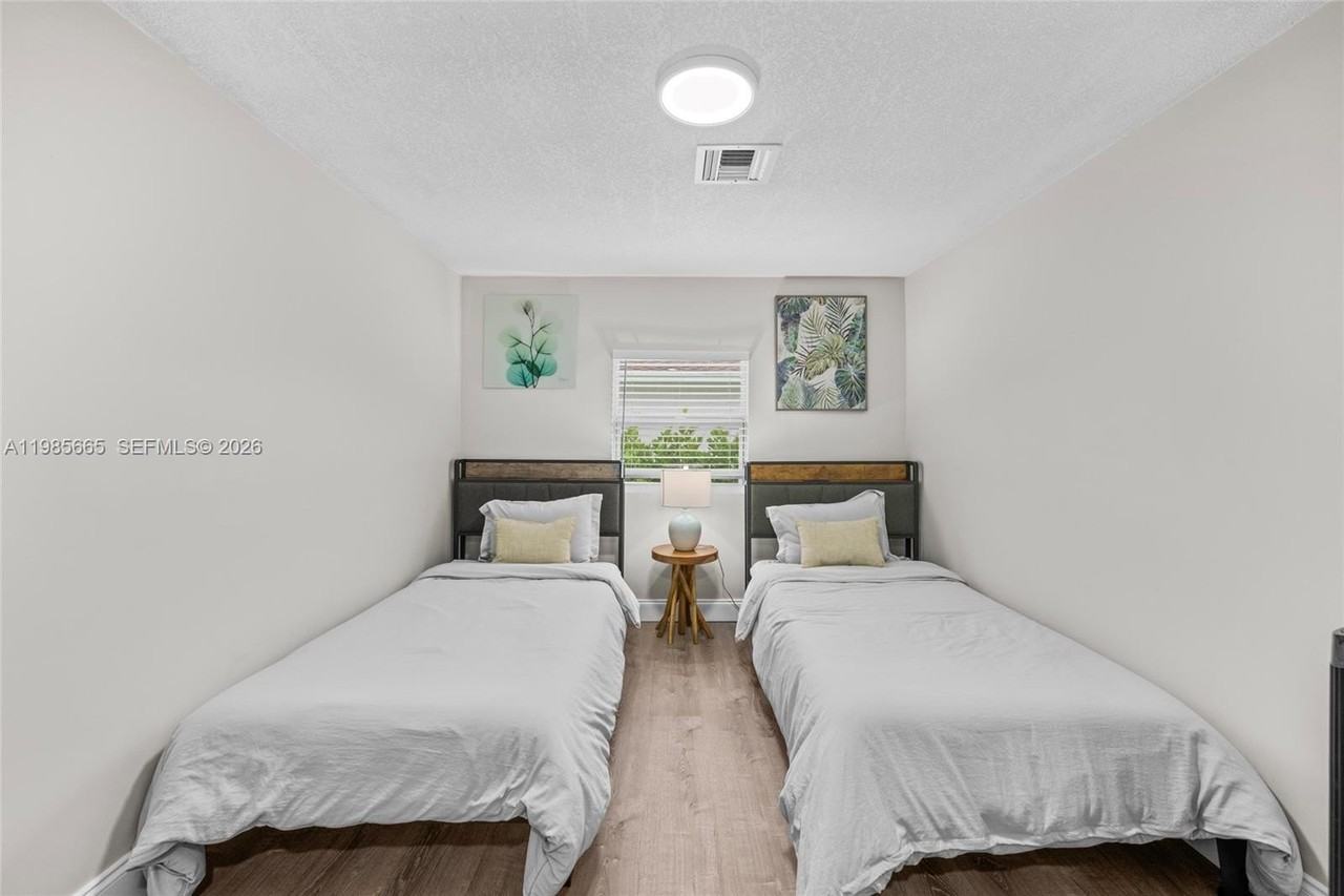 6674 4th St #ST - Photo 5 of 15