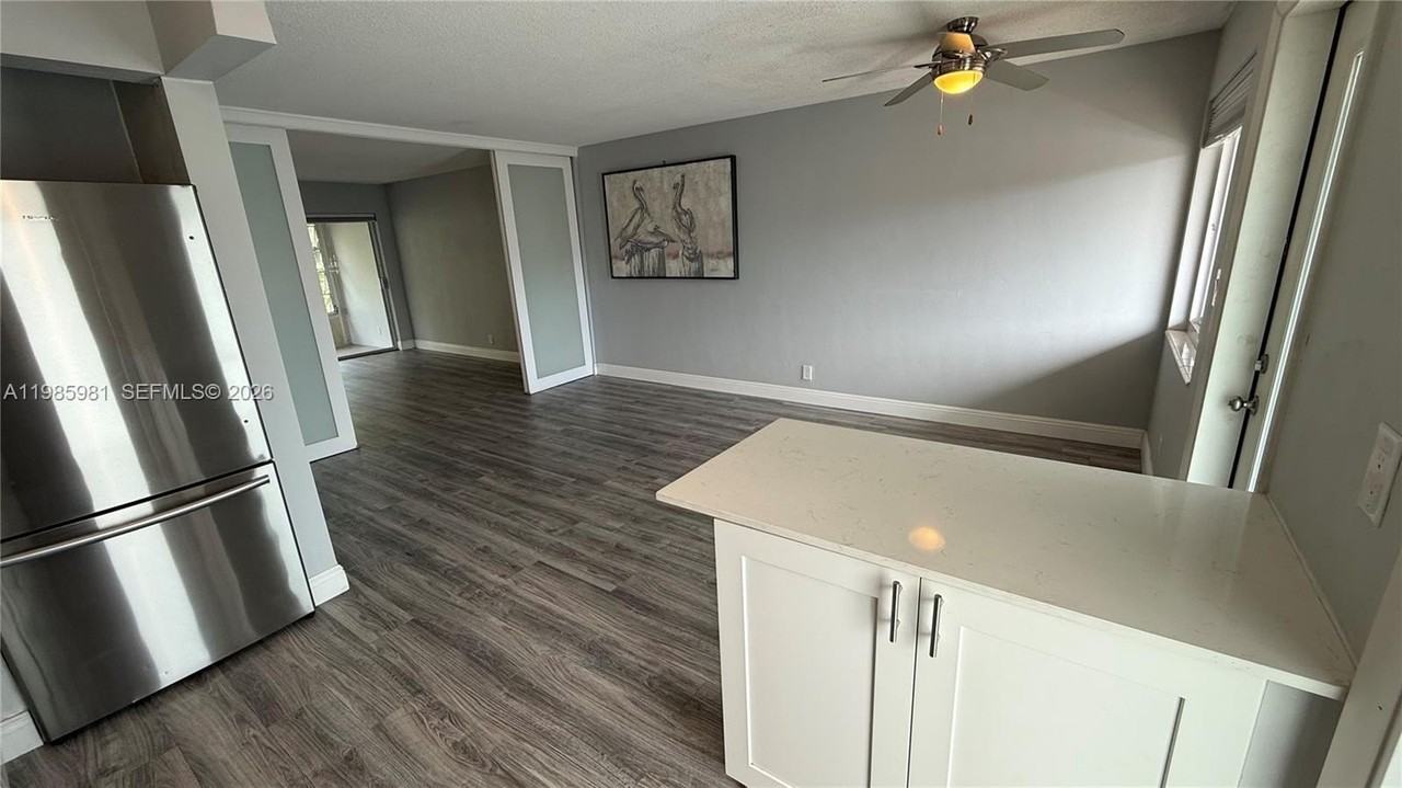 2115 Ne 42nd Ct #206N - Photo 4 of 21