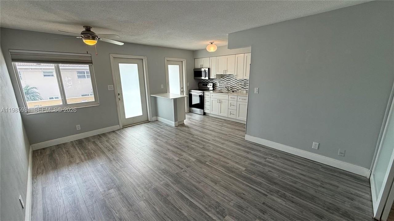 2115 Ne 42nd Ct #206N - Photo 6 of 21