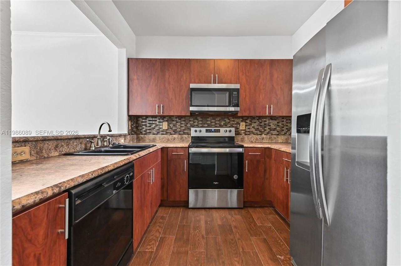 5043 Sw 140th Ter - Photo 7 of 34