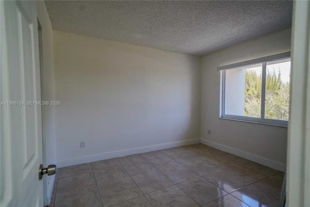 7920 Camino Real #M401 - Photo 7 of 10