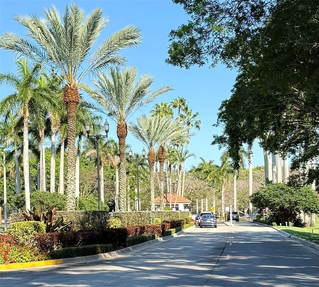 502 Sw 158th Ter #201 - Photo 2 of 7