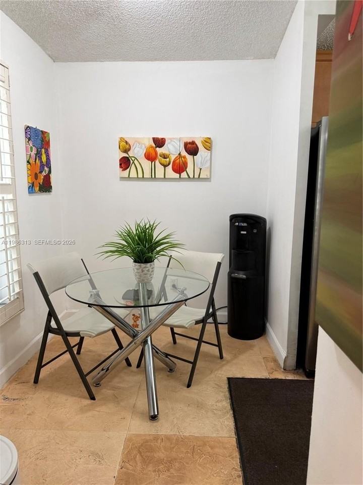 502 Sw 158th Ter #201 - Photo 5 of 7