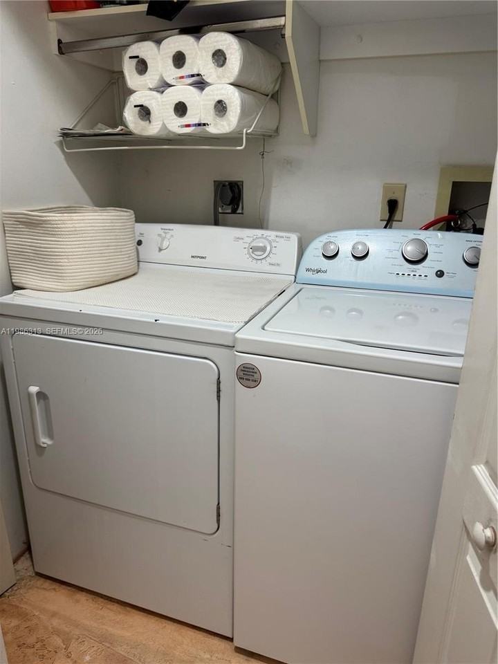 502 Sw 158th Ter #201 - Photo 7 of 7