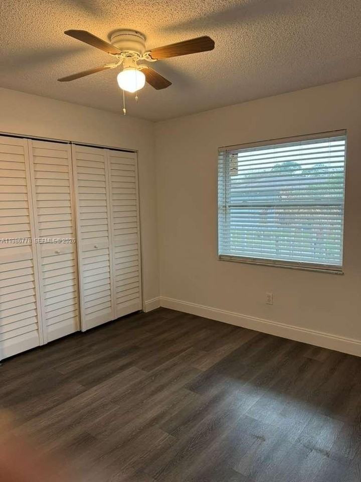 605 Ixoria Ave #15 - Photo 5 of 11