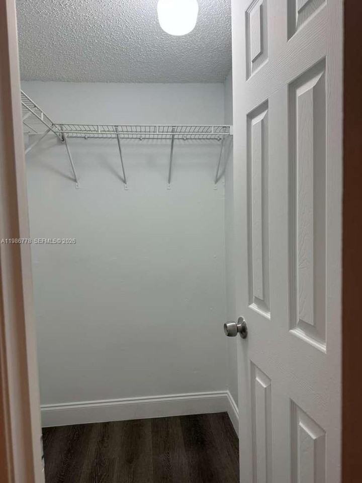 605 Ixoria Ave #15 - Photo 7 of 11