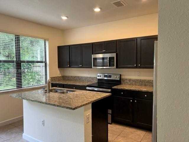 144 Ne 37th Ter #144 - Photo 2 of 46