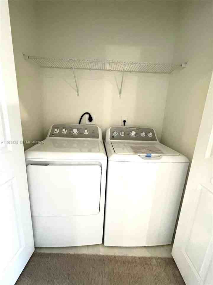 4227 Nw 83rd Ave - Photo 5 of 24