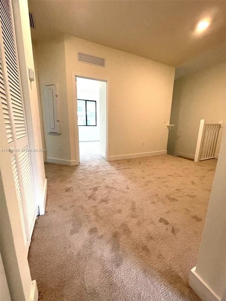 4227 Nw 83rd Ave - Photo 6 of 24