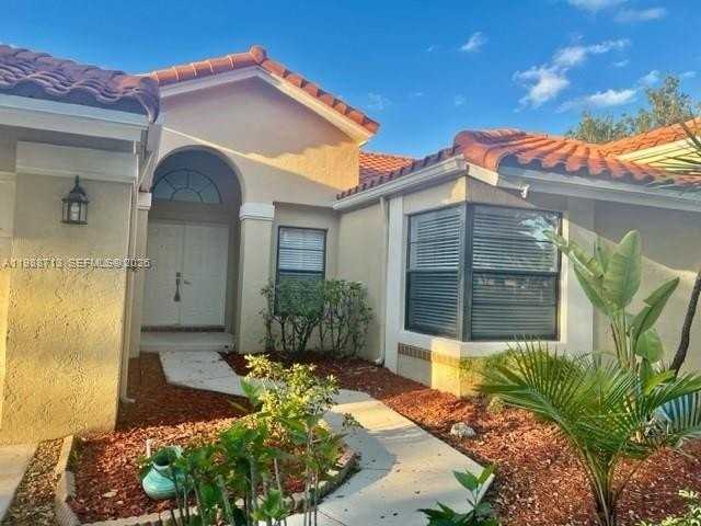 10601 Nw 18th Ct #10601 - Photo 4 of 33